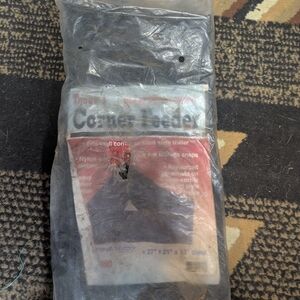 Trailer Corner Feeder